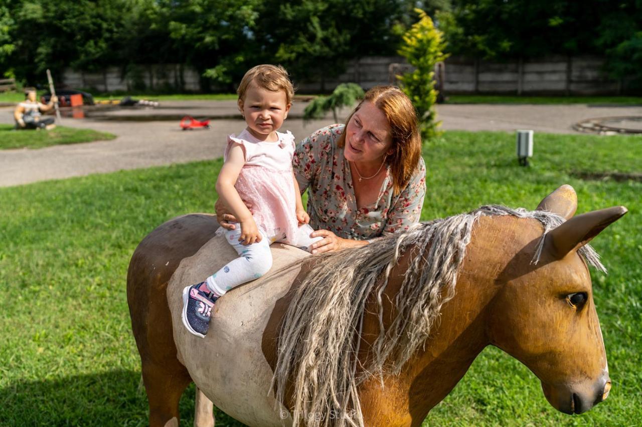 Speedhouse Lägenhet Alba Iulia Exteriör bild